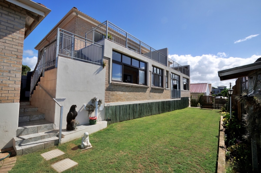 4 Bedroom Property for Sale in Stilbaai Wes Western Cape